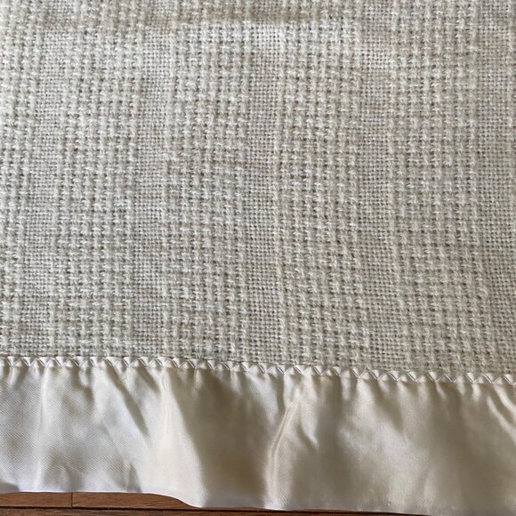 Vintage Faribo Twin Blanket 65x90 Cream Waffle Weave Wool Blend Satin Trim USA - Picture 3 of 10